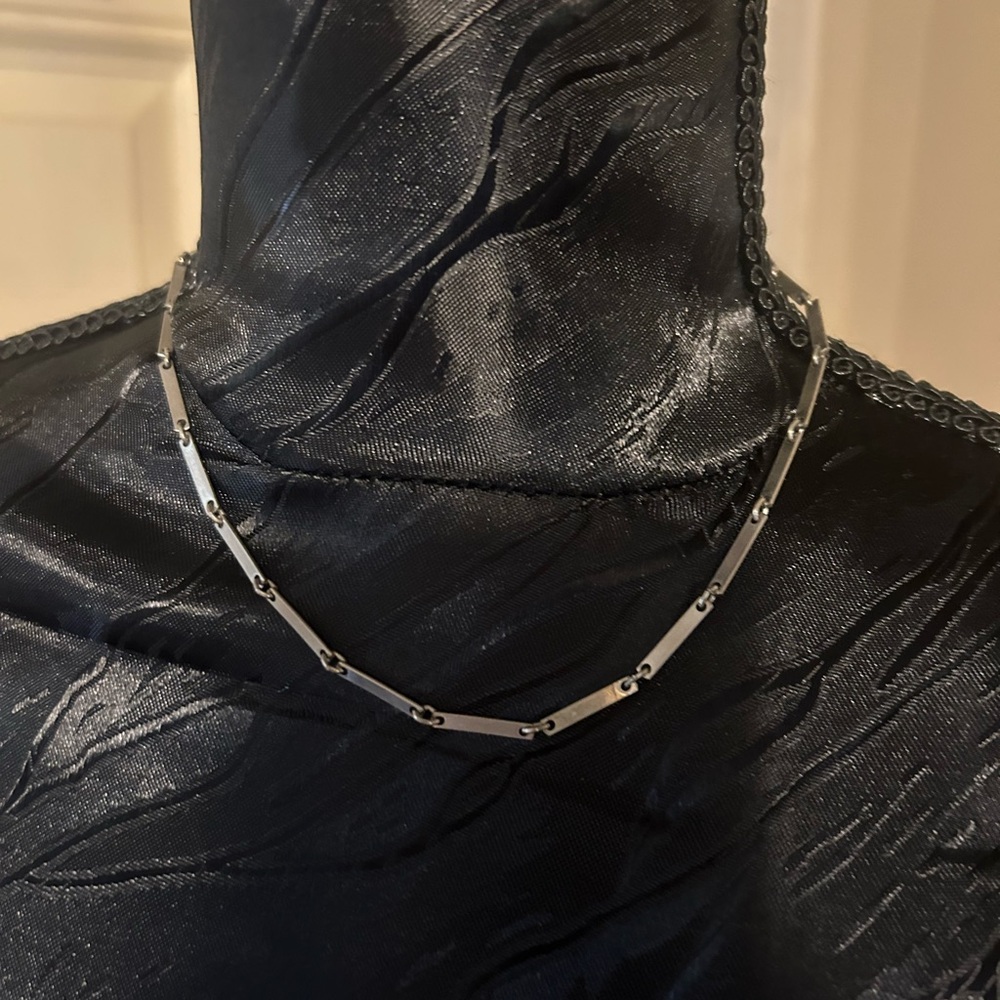 Elegant Silver Necklace